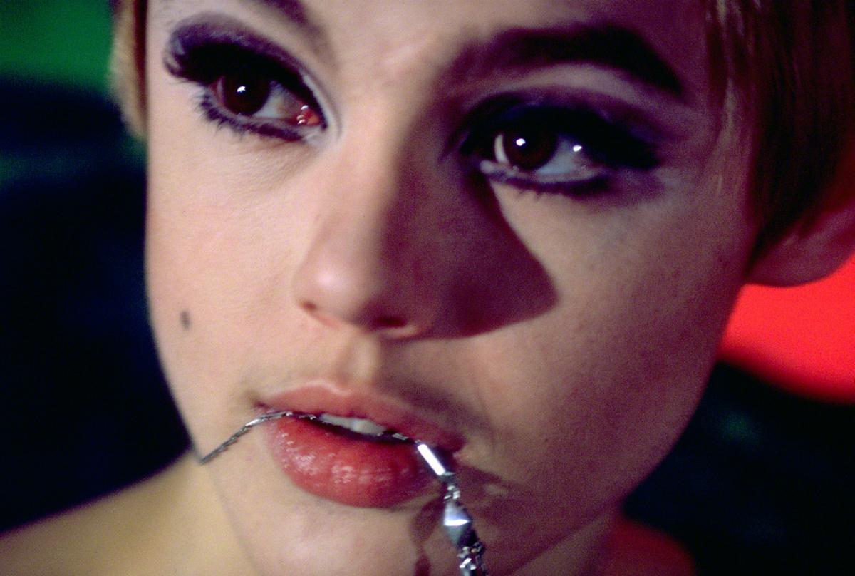 
  Edie Sedgwick with Chain
  